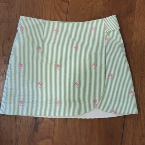 Lilly Pulitzer Pants - Lilly Pulitzer Green Seersucker Palm Tree Skort size 14